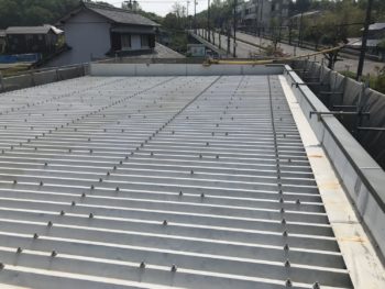 春日井市　　折板（折半）屋根　　塗装工事　防錆、遮熱、雨音軽減
